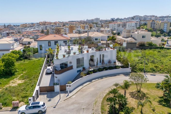 Image No.3-5 Bed House for sale