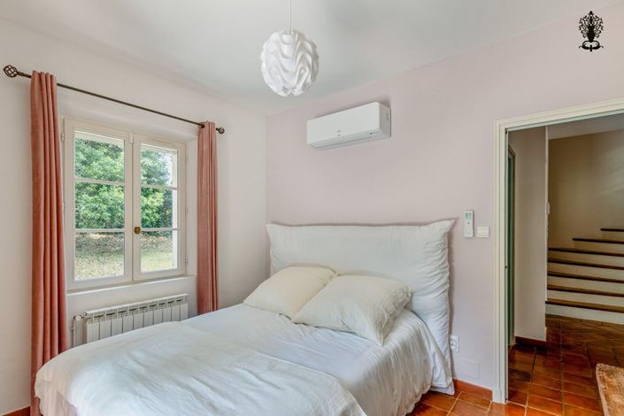Image No.12-4 Bed House for sale