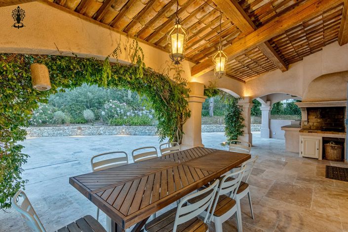 Image No.2-4 Bed House for sale