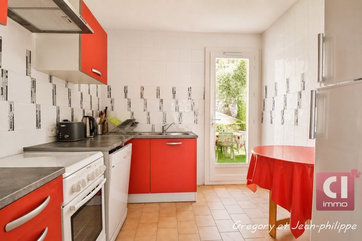 Image No.14-5 Bed House for sale