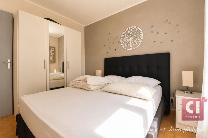 Image No.16-5 Bed House for sale