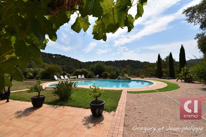 Image No.3-5 Bed House for sale