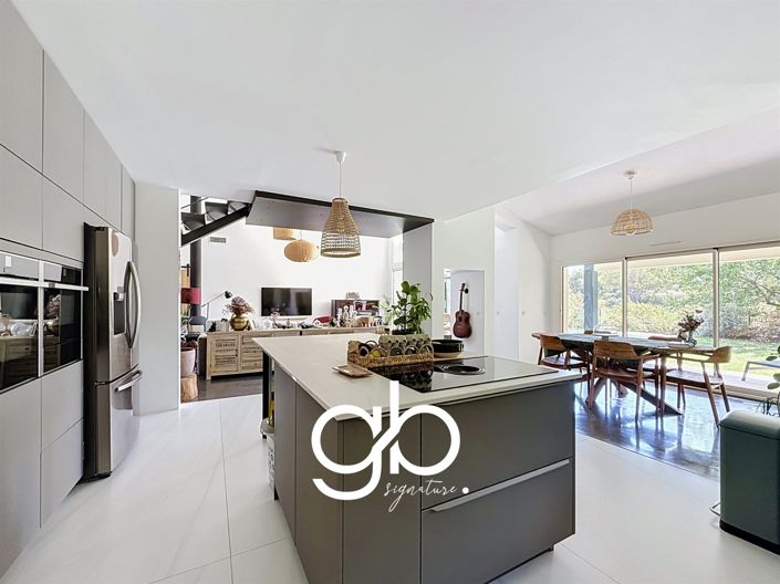 Image No.18-3 Bed House for sale