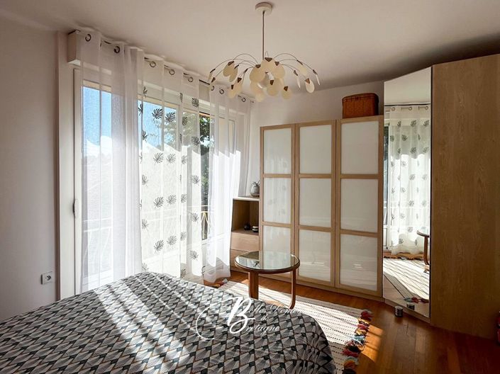 Image No.8-3 Bed House for sale