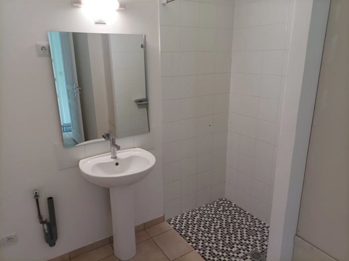 Image No.15-6 Bed House for sale