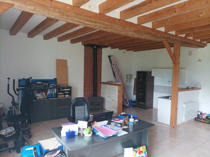 Image No.8-6 Bed House for sale