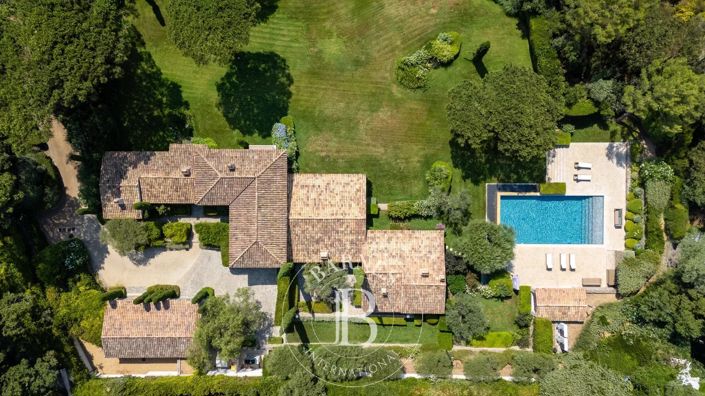 Image No.3-6 Bed House for sale