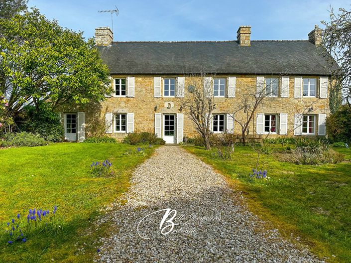 For sale charming former presbytery near Guingamp