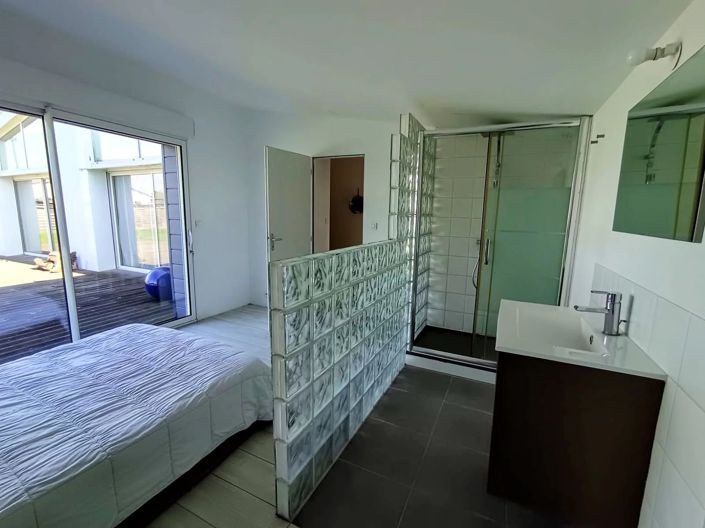 Image No.25-3 Bed House for sale