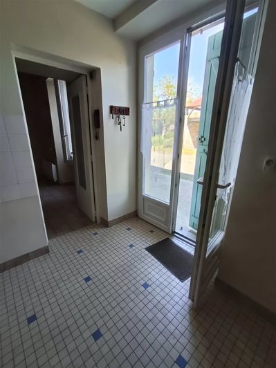 Image No.9-1 Bed House for sale