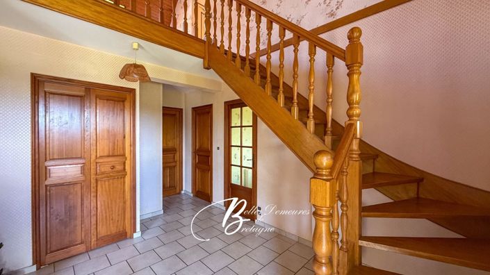 Image No.8-4 Bed House for sale