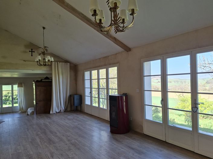 Image No.19-9 Bed House for sale