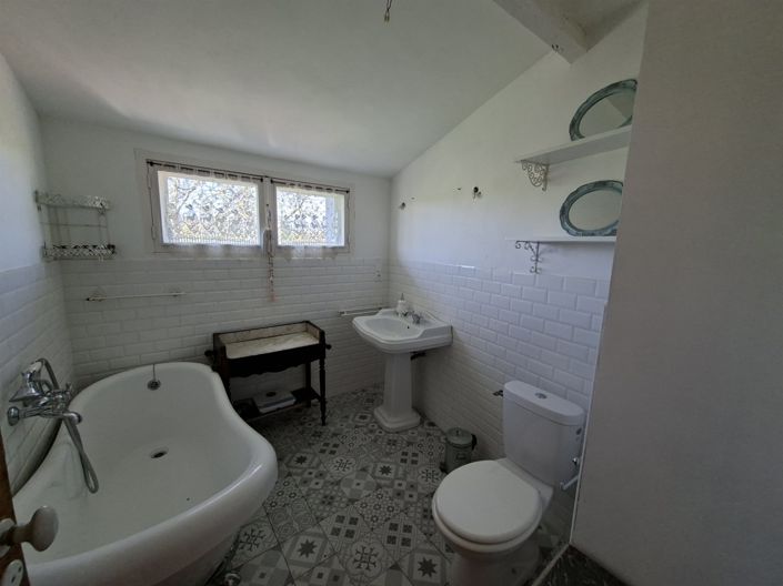 Image No.22-9 Bed House for sale