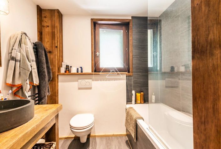 Image No.42-13 Bed House for sale
