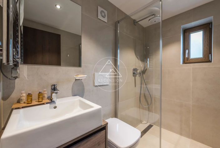 Image No.9-5 Bed Apartment for sale