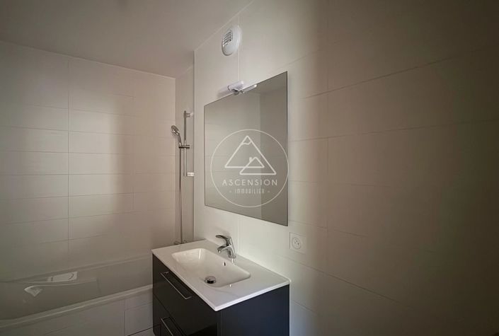 Image No.26-2 Bed Apartment for sale