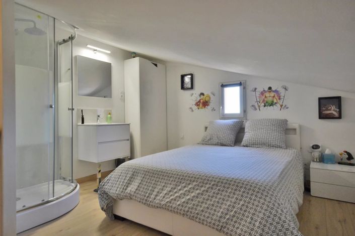 Image No.12-3 Bed House for sale