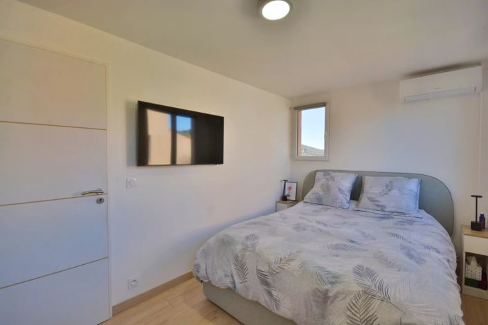 Image No.8-3 Bed House for sale
