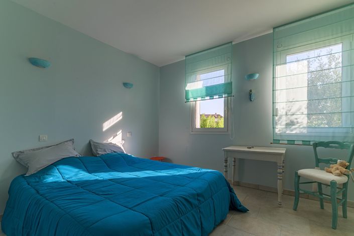 Image No.8-4 Bed House for sale