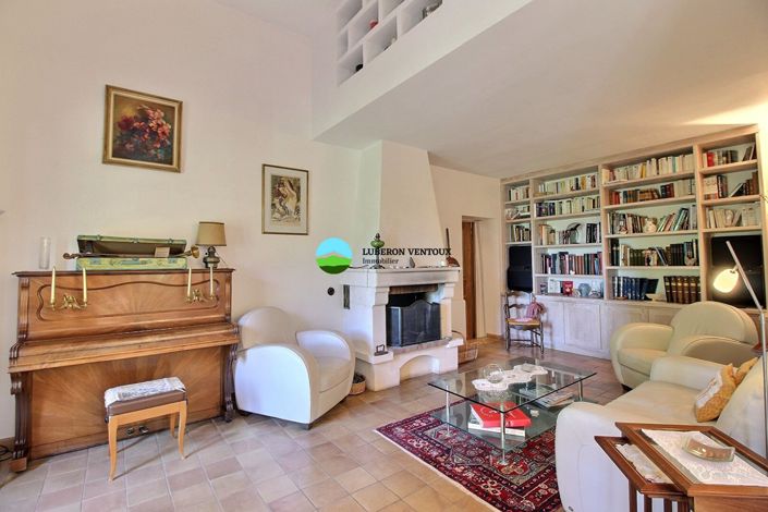 Image No.10-6 Bed House for sale