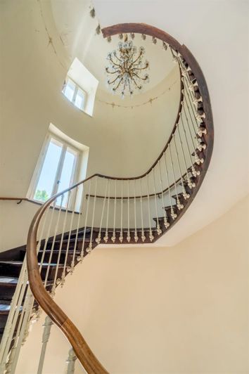 Image No.30-6 Bed Property for sale