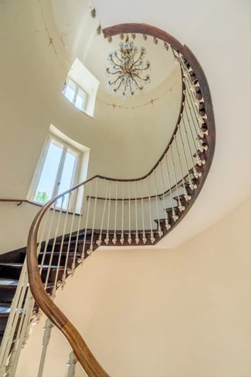Image No.31-6 Bed Property for sale