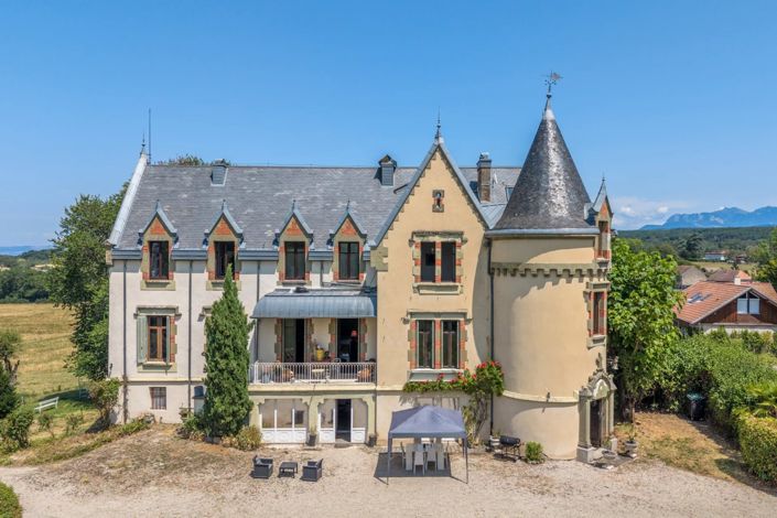 Image No.40-6 Bed Property for sale