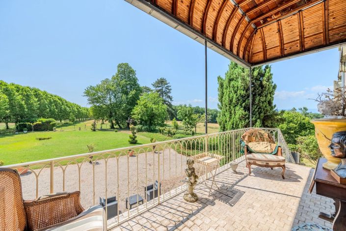Image No.9-6 Bed Property for sale