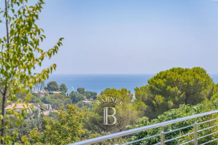 Image No.16-5 Bed House for sale