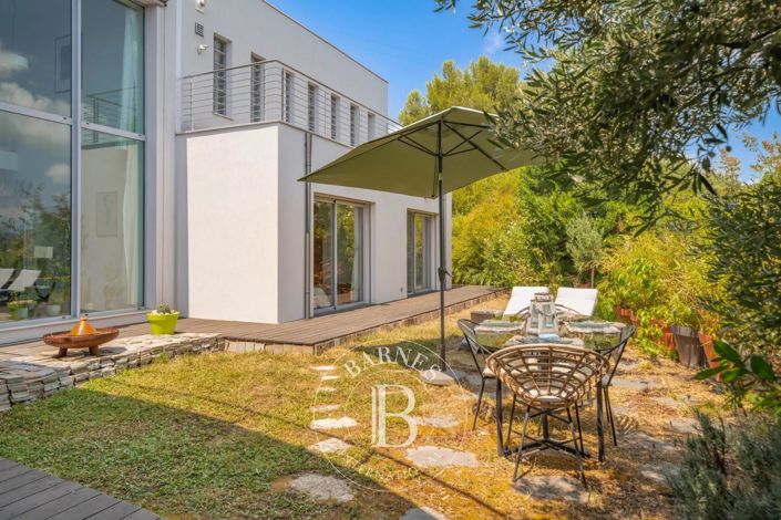 Image No.19-5 Bed House for sale
