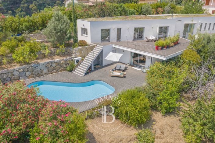 Image No.23-5 Bed House for sale