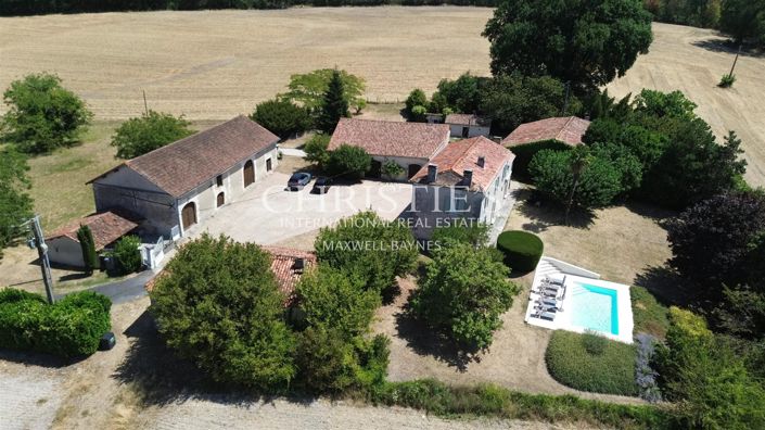 Image No.5-Maison de 7 chambres à vendre à Charente
