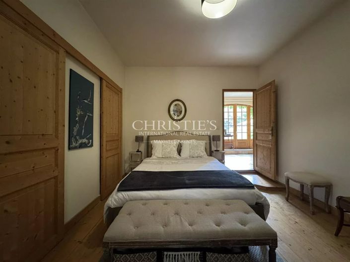 Image No.28-5 Bed House for sale