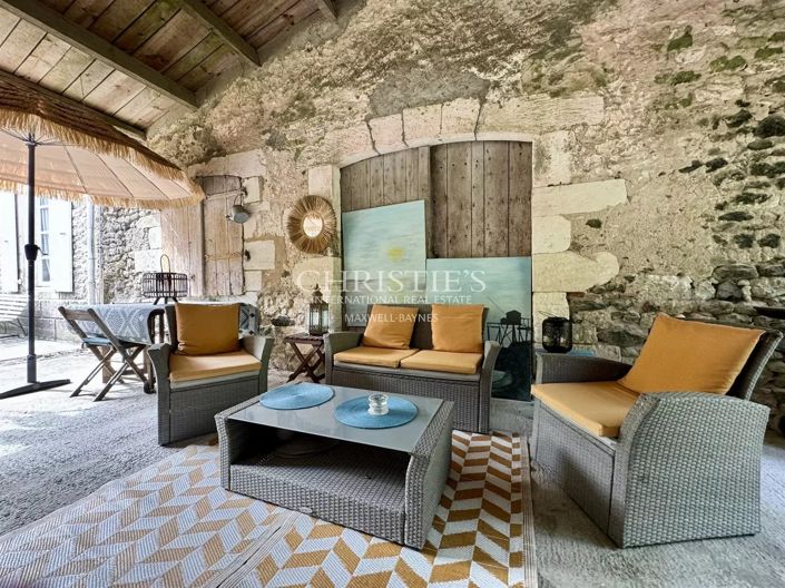 Image No.30-5 Bed House for sale