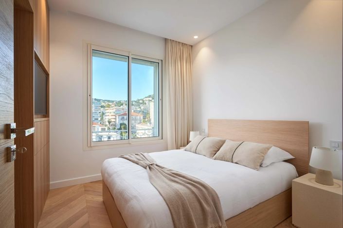 Image No.15-4 Bed Apartment for sale