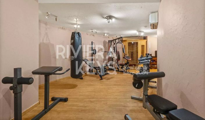Image No.16-5 Bed House for sale