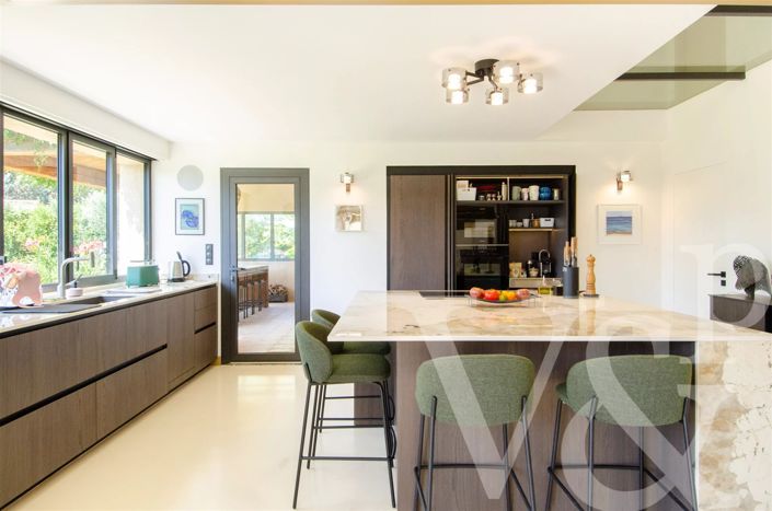 Image No.16-3 Bed House for sale