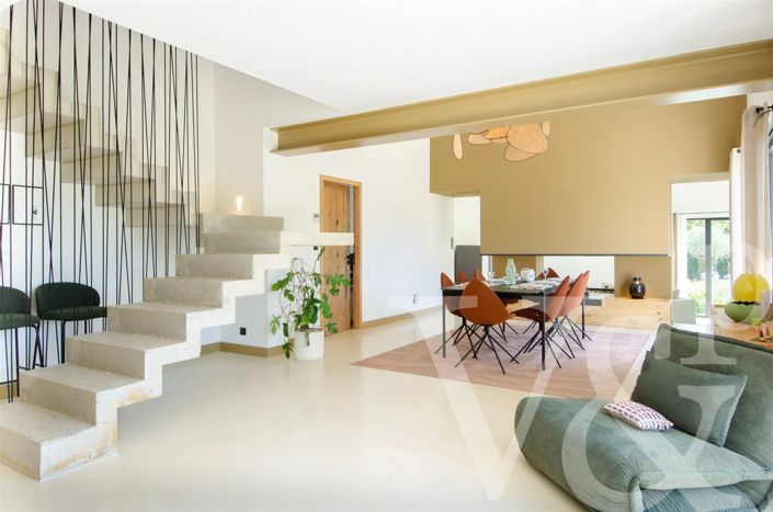 Image No.17-3 Bed House for sale