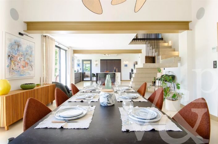 Image No.18-3 Bed House for sale