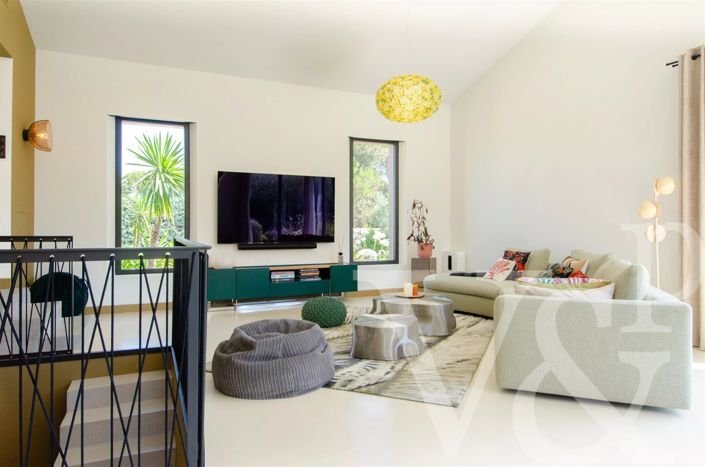 Image No.21-3 Bed House for sale