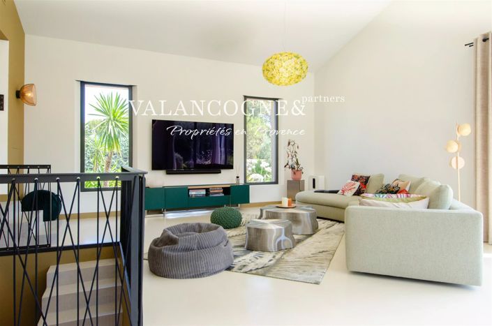 Image No.21-3 Bed House for sale