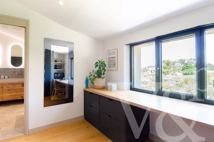 Image No.22-3 Bed House for sale