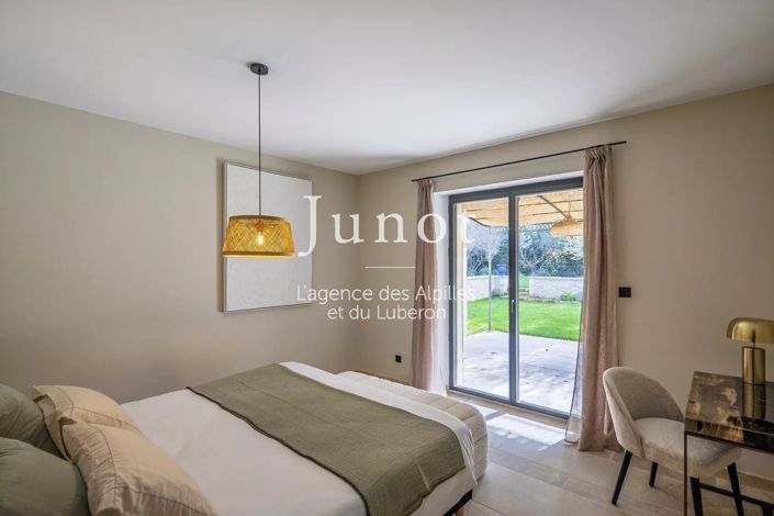 Image No.12-6 Bed House for sale