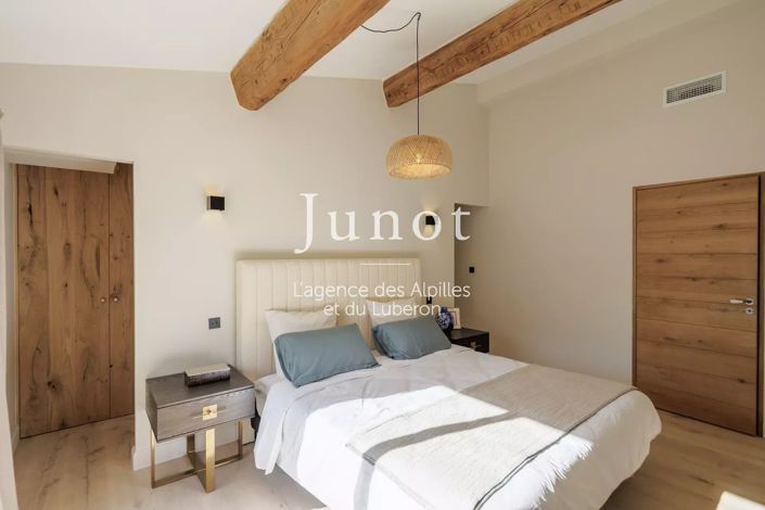 Image No.17-6 Bed House for sale