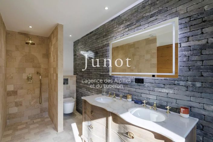 Image No.20-6 Bed House for sale