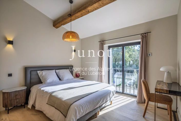 Image No.25-6 Bed House for sale