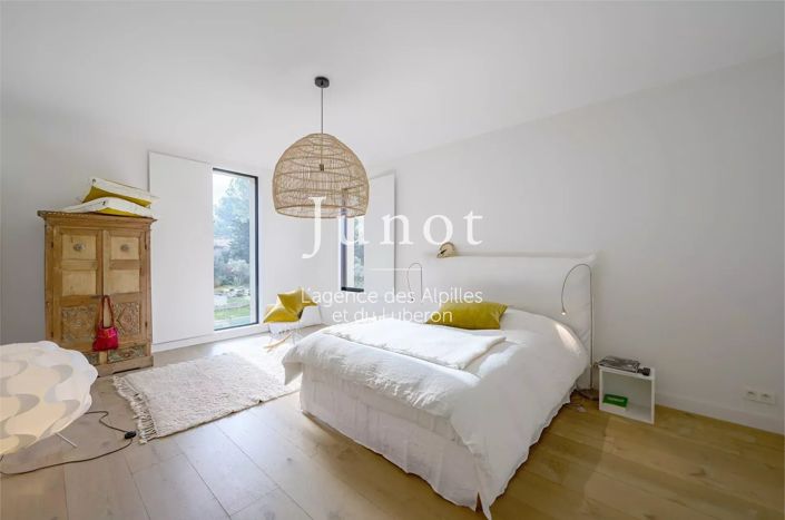 Image No.14-4 Bed House for sale