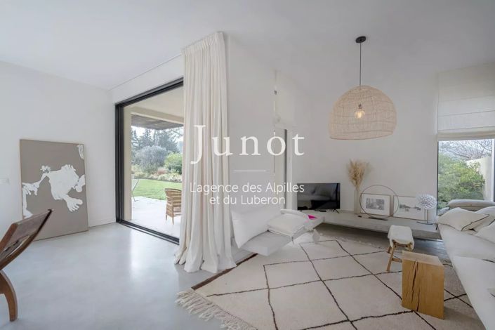 Image No.17-4 Bed House for sale