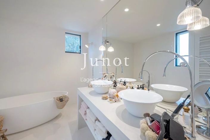 Image No.21-4 Bed House for sale