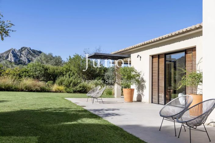 Image No.3-4 Bed House for sale